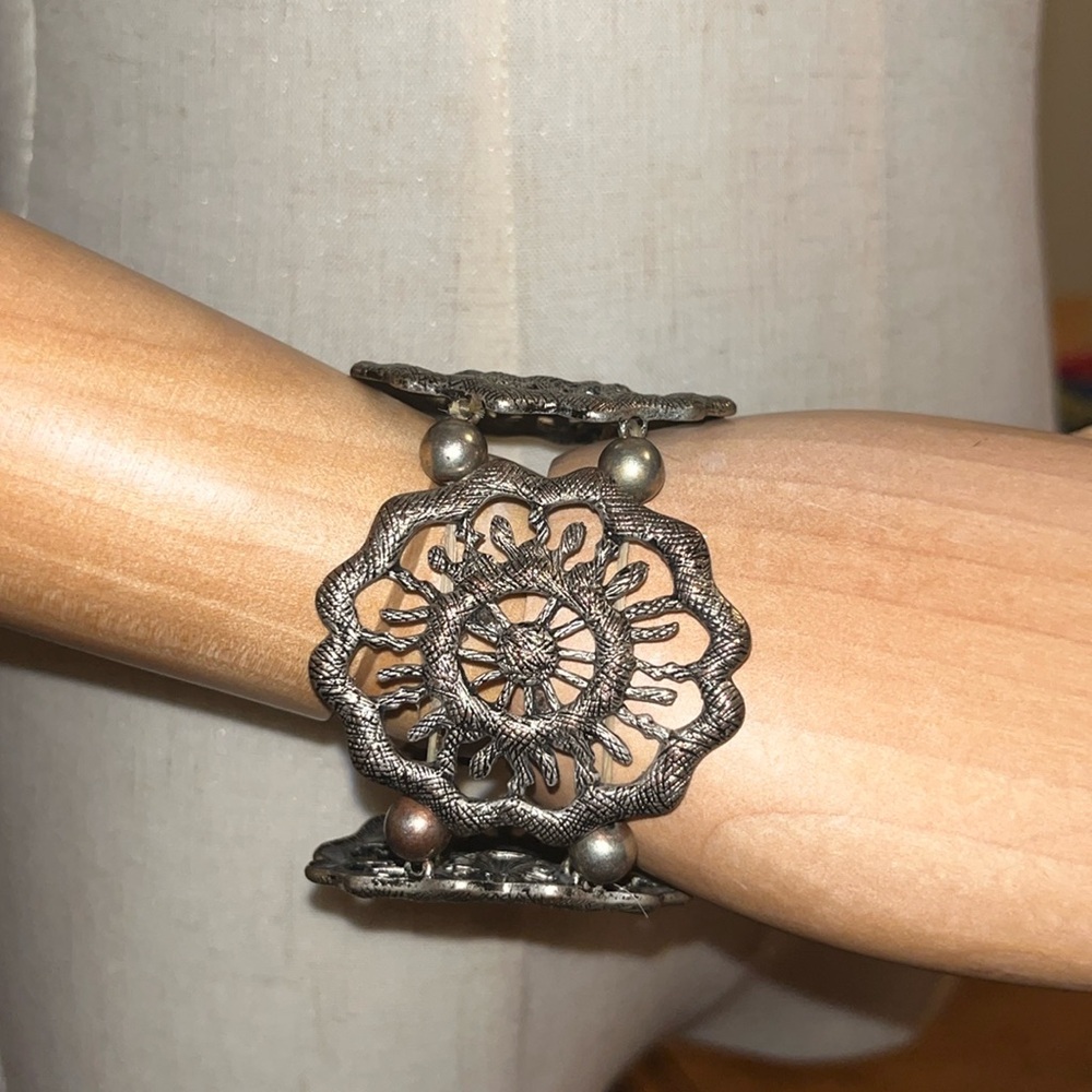 Fashion Stretch Metal Bracelet with Bead Accents